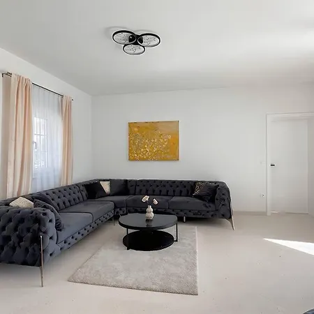 Luxury Michelle Orebić