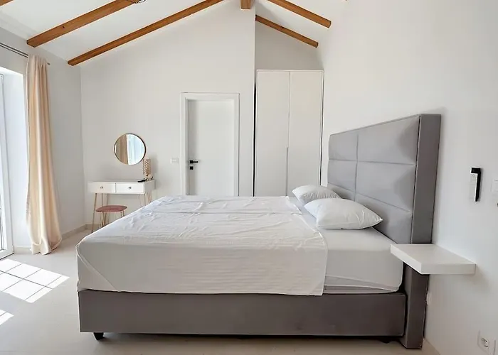 Luxury Michelle וילה אורביץ