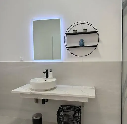 Luxury Michelle אורביץ