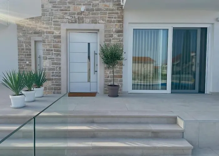 Luxury Michelle וילה אורביץ