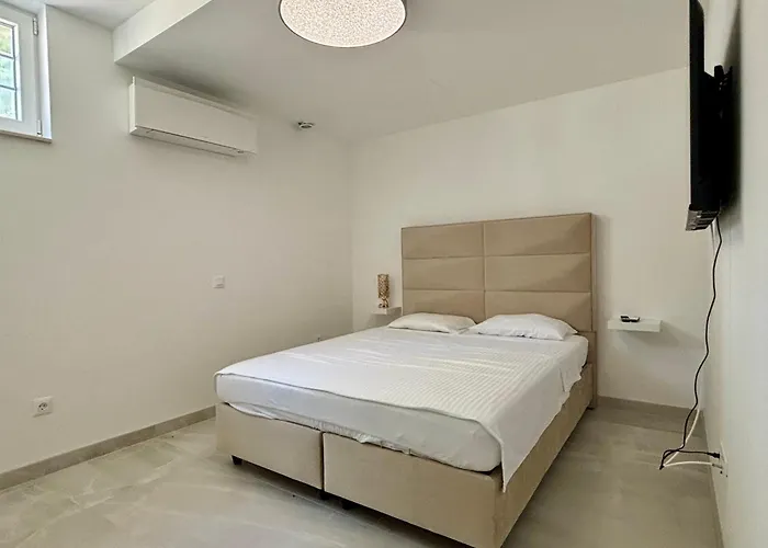 فيلة Luxury Michelle *